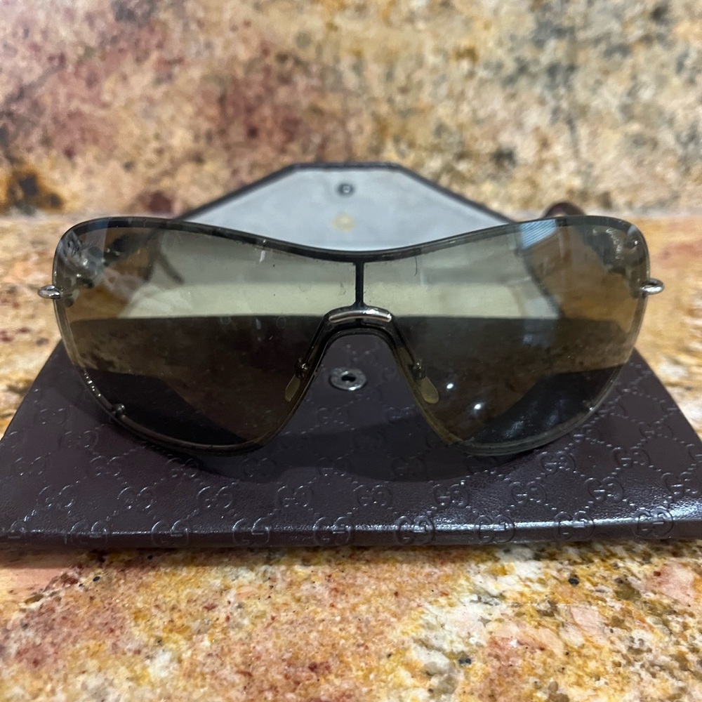 Gucci aviator sunglasses